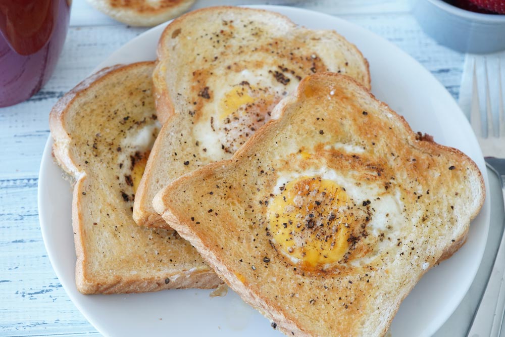 Egg in the middle of toast