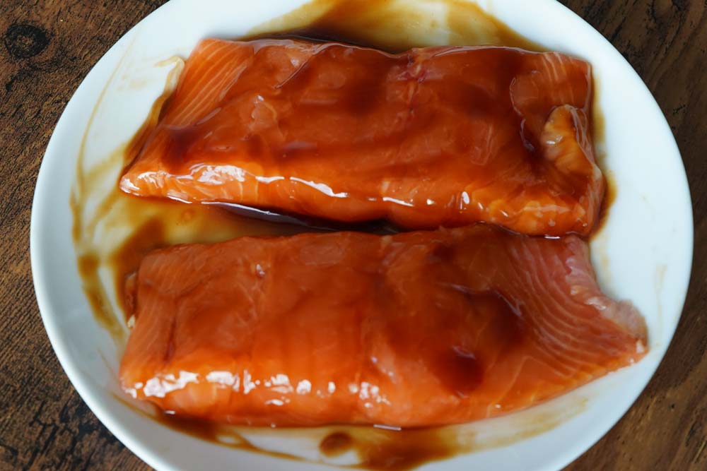 Raw salmon with teriyaki sauce